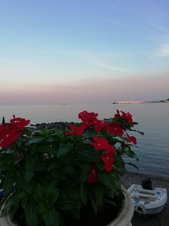 Casa Vacanze Aloha Giardini Naxos Dış mekan fotoğraf
